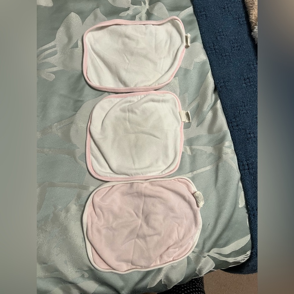 Burt’s bees 3 baby toddler washcloths pink and white set
